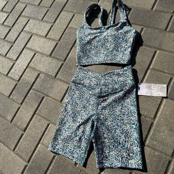 Sage Collective Set Sport Bra And Biker Short Floral Blue Static Ditsy NWT XS - Picture 1 of 13